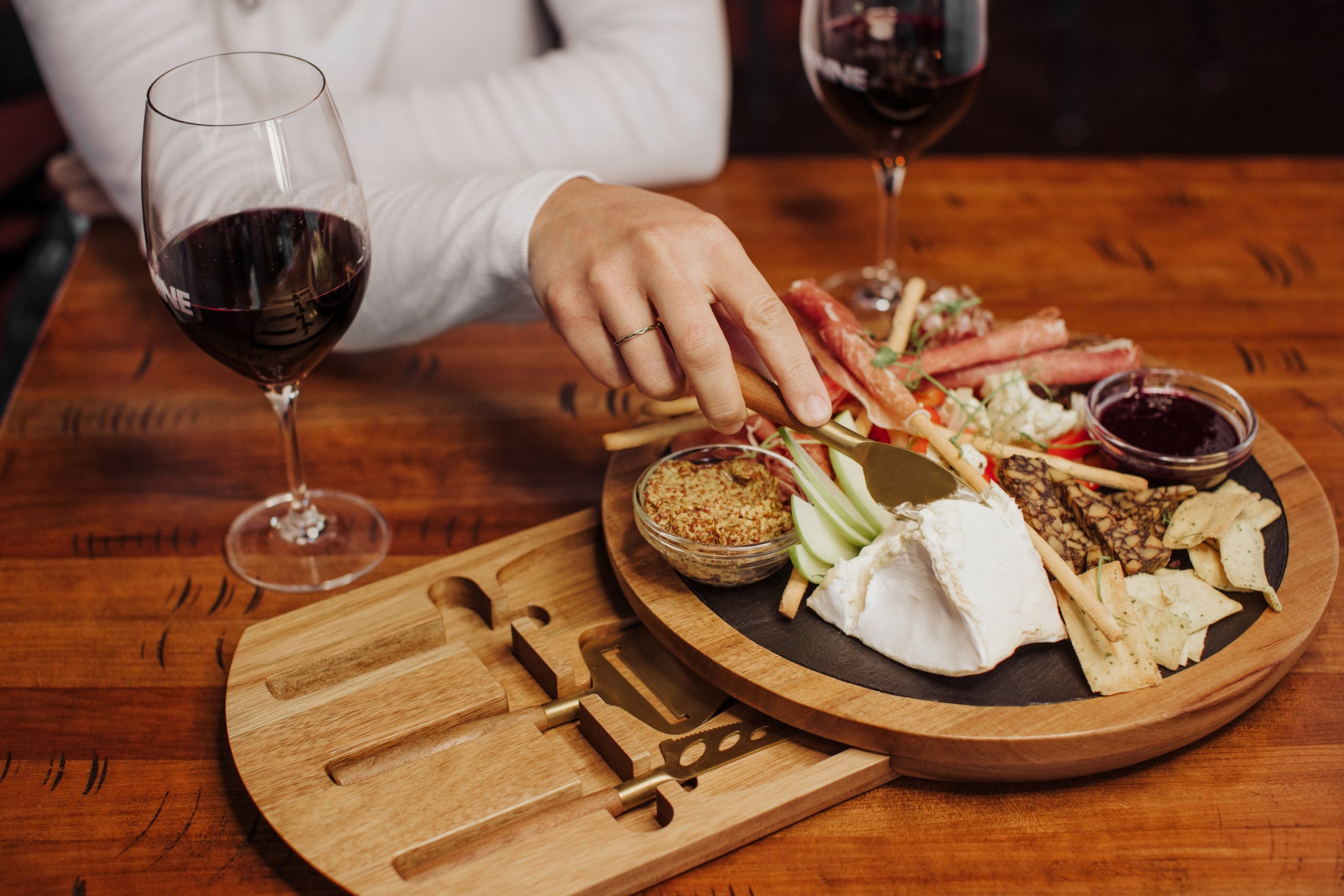 San Francisco Giants - Insignia Acacia and Slate Serving Board with Cheese Tools